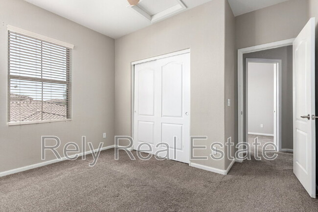 Building Photo - 13550 W Cypress St