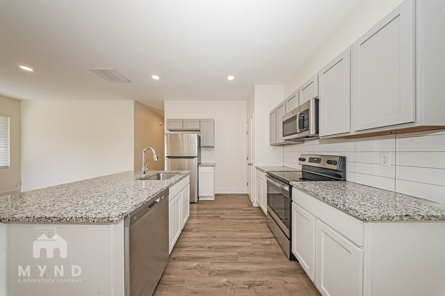 Building Photo - 5788 E Bristol Cir