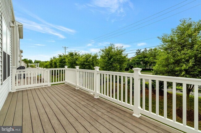 Building Photo - 21491 Willow Breeze Sq