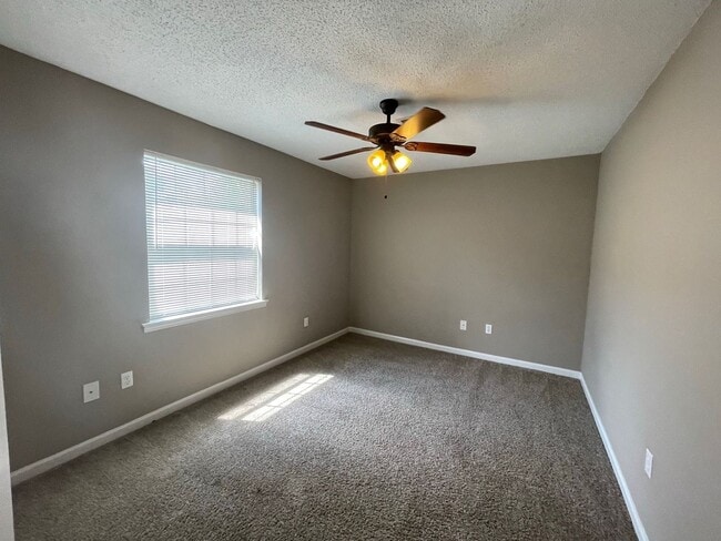 Building Photo - PRE-LEASING AUGUST 7TH, 2026! 1/2 OFF DEPOSIT SPECIAL!