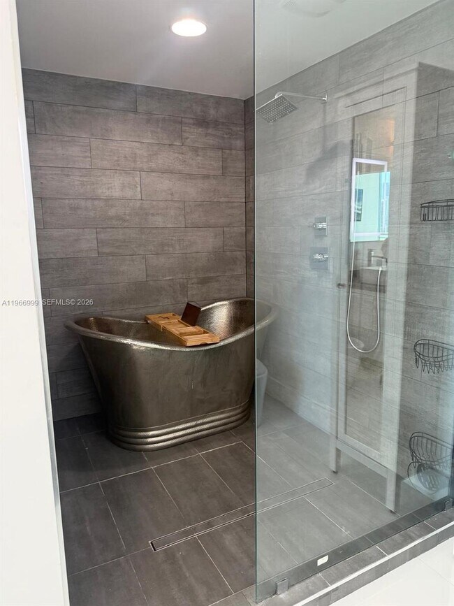 Building Photo - 888 Biscayne Blvd