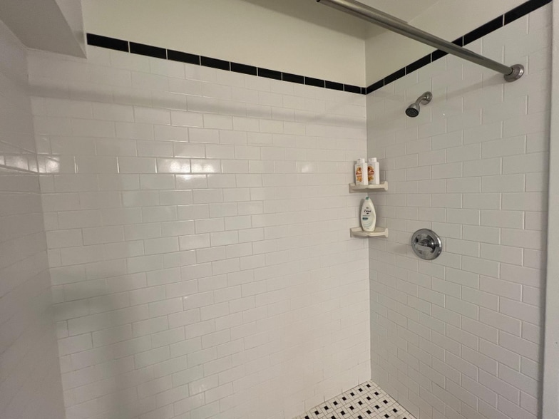 Building Photo - 333 2nd St SE