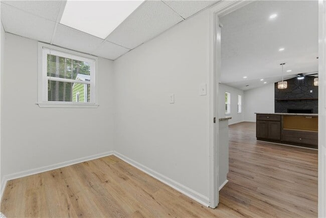 Building Photo - 5081 Hubert Dr