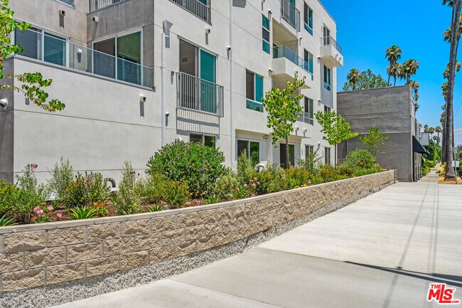 Building Photo - 4406 Fulton Ave