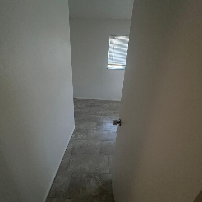 Building Photo - 3708 Estelle Ave