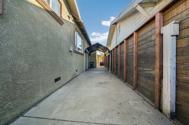 Building Photo - 2020 Auseon Ave