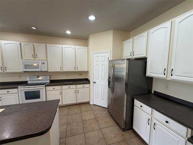Building Photo - 2363 Bartek Pl