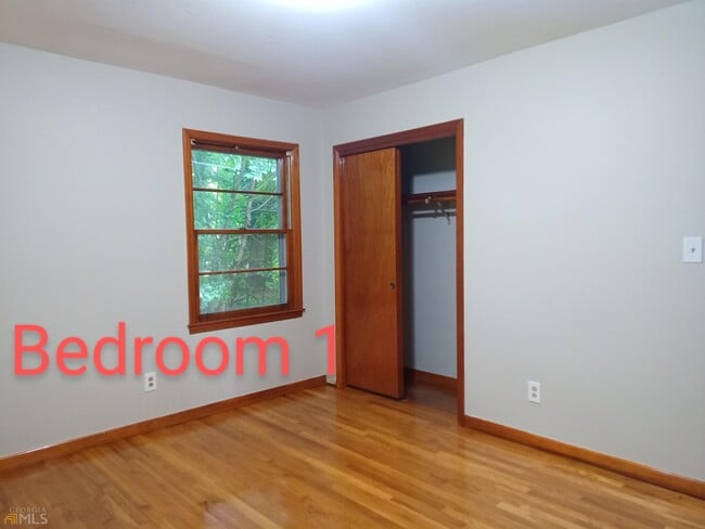 Building Photo - 1036 Skylark Dr