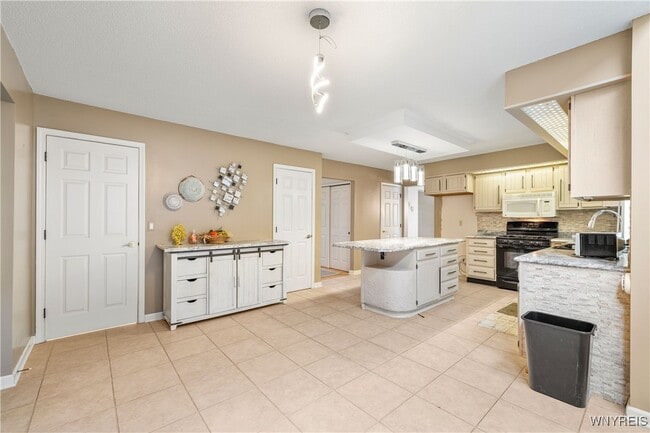 Building Photo - 66 Windsong Ct