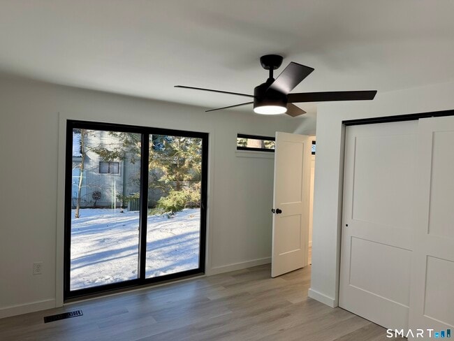 Building Photo - 15 Finch Run