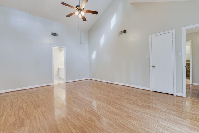 Building Photo - 22206 N Fork Dr