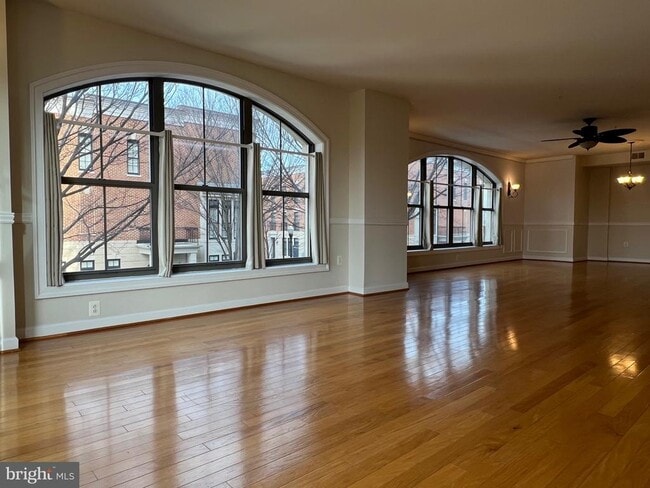 Building Photo - 485 Harbor Side St