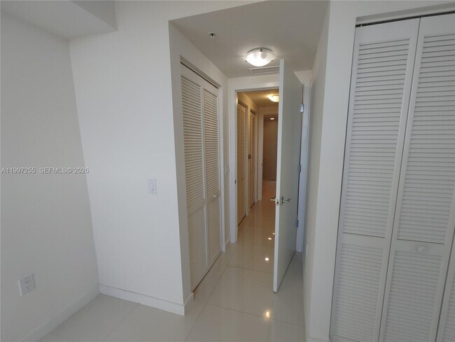 Building Photo - 7661 NW 107th Ave