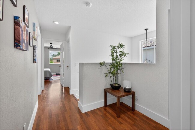Building Photo - 1374 Canary Island Dr