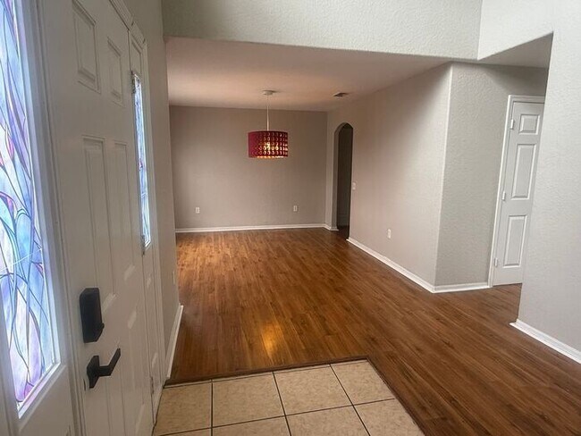 Building Photo - LARGE Single family home in Poinciana