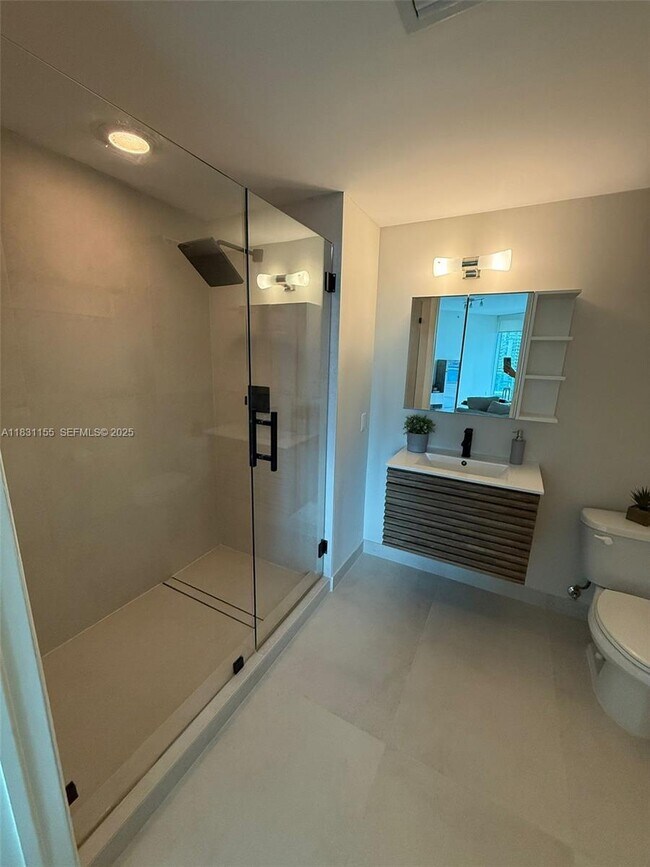 Building Photo - 350 S Miami Ave