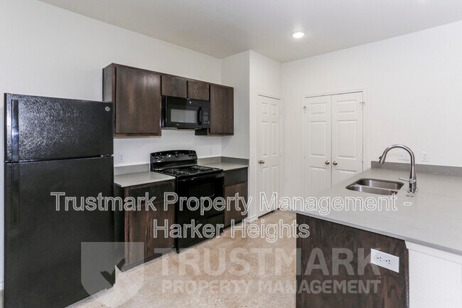 Building Photo - 2329 Alterman Dr