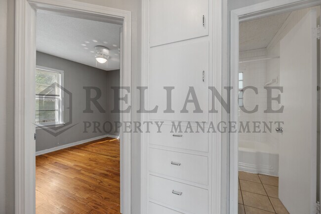 Building Photo - 1713 S Faulders Ln