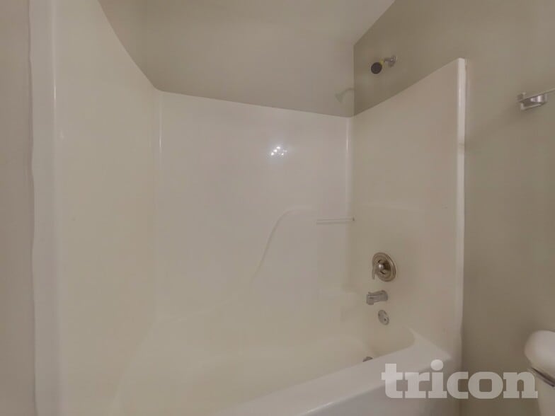 Building Photo - 38 Stonemont Ct