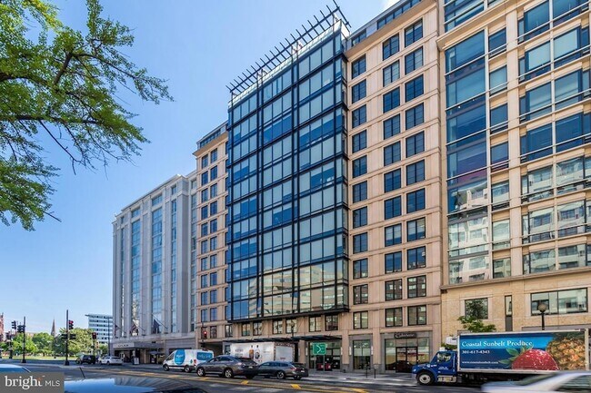 Building Photo - 1133 14th St NW