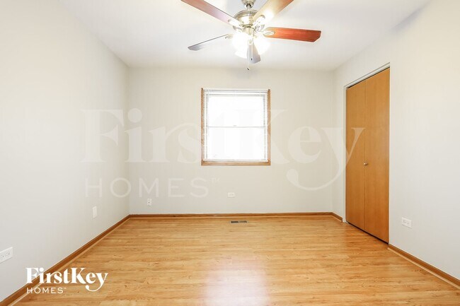 Building Photo - 1119 Karen Dr