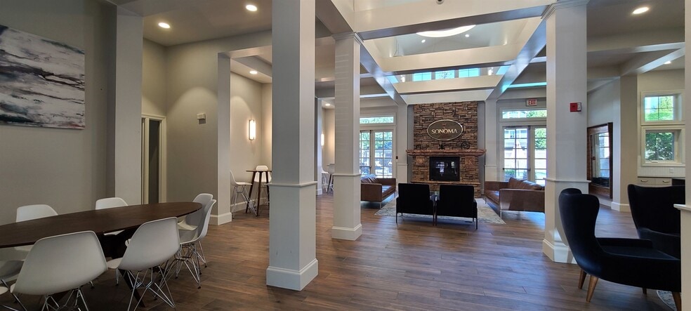 Building Photo - 16125 Juanita Woodinville Way NE