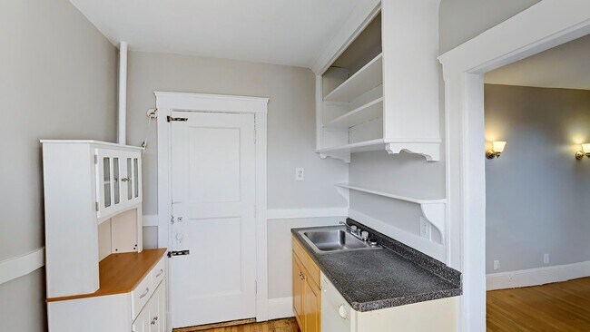 Building Photo - 99 Hancock St