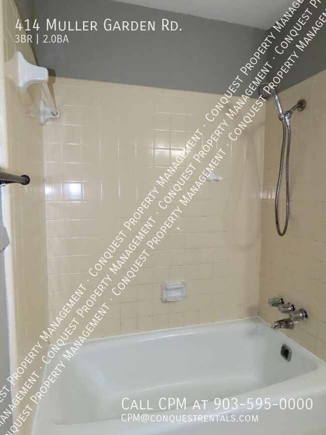 Building Photo - 414 Muller Garden Rd