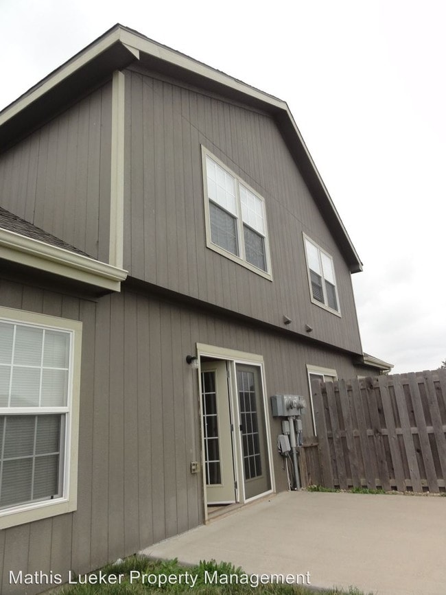 Building Photo - 3 br, 2.5 bath House - 2404 Brooke Bend