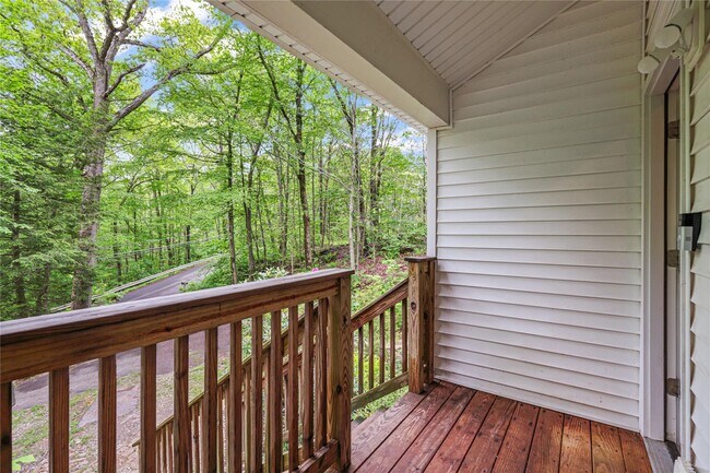 Building Photo - 333 Wixon Pond Rd