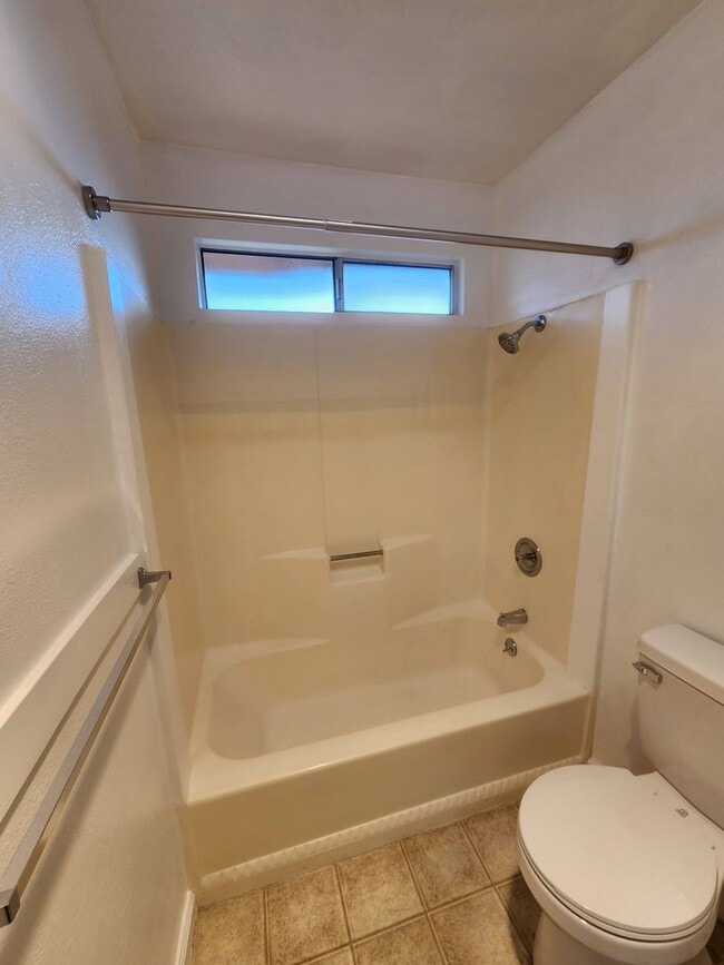 Building Photo - 2 Bed, 1 Bath in Oceano- Water and Trash Included!