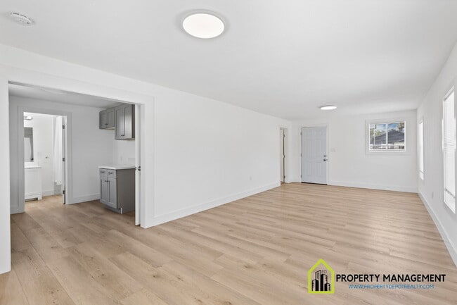 Building Photo - Charming 2-Bedroom Retreat in Sacramento – Gated w/Large yard