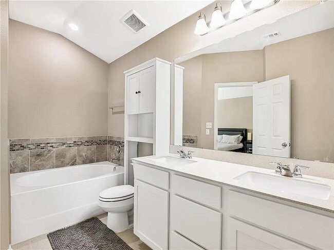 Building Photo - 808 Sandhill Branch Dr