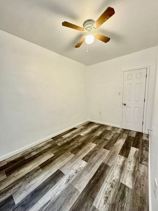 Building Photo - 1828 E Orleans St