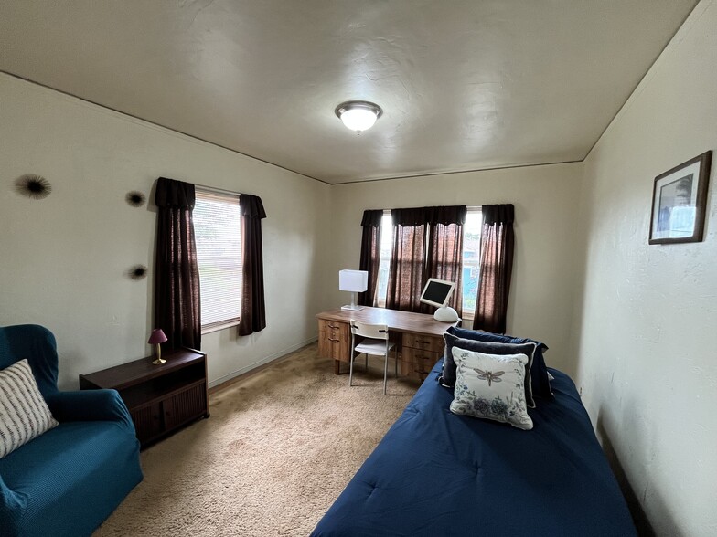 Bedroom 2 - 3000 Morcom Ave