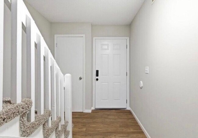 Building Photo - 315 Foxfire Dr