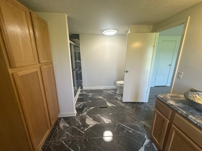 Building Photo - 1117 W Main St