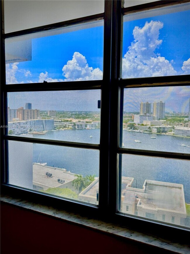 Building Photo - 137 Golden Isles Dr