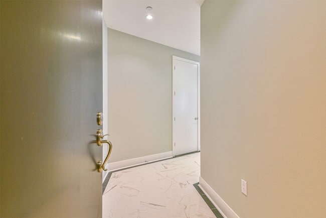 Building Photo - 1600 Post Oak Blvd
