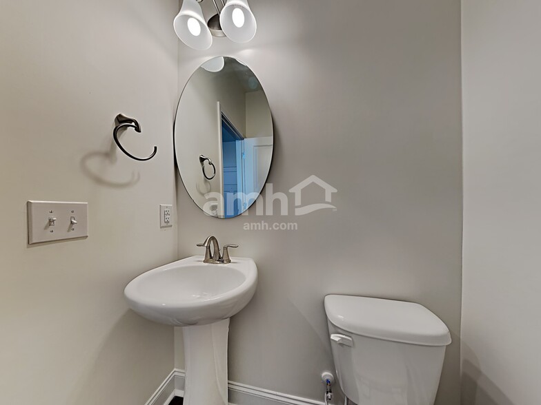 Building Photo - 408 Cartess Rd