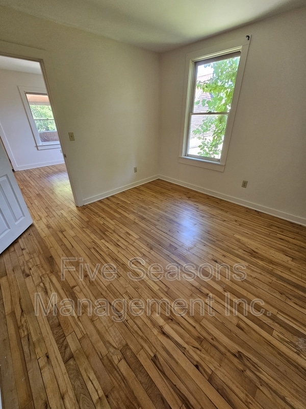 Building Photo - 49 Intervale Ave