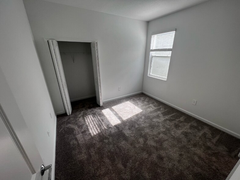 Building Photo - 784 Daring Dr