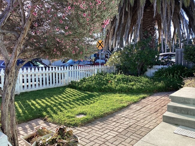 Building Photo - Westside location