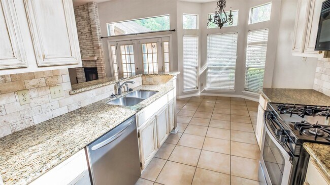 Building Photo - 171 E Pathfinders Cir