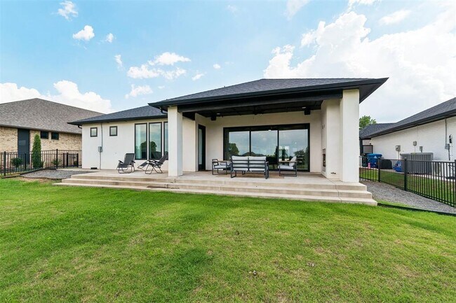 Building Photo - 2109 Wiregrass Dr