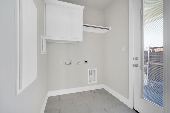 Building Photo - 500 Woodside Trl