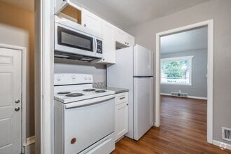 Building Photo - Stylish Simplicity: 2 Bed, 1 Bath Single-F...
