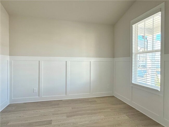 Building Photo - 3227 Madeira Dr