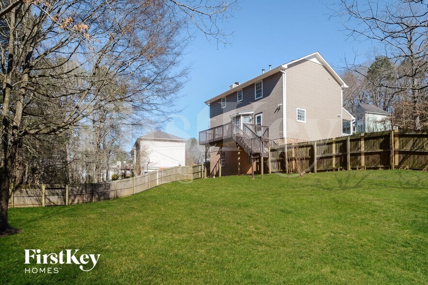 Building Photo - 1049 Independence Ct