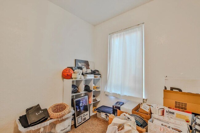 Building Photo - 3 Bedroom 2 bathroom house in Northwest Lu...